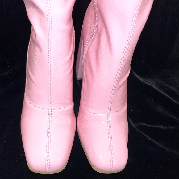 Retro Shiny Pink V-Patent Square Toe Go-Go Boots w/geo heels - NWT - Picture 3 of 13